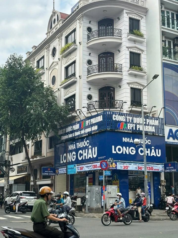 GÓC 2 MẶT ĐƯỜNG THƯƠNG HIỆU QUẬN 5