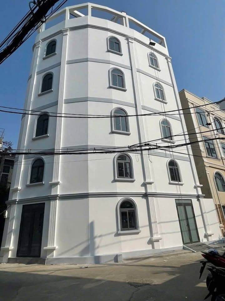 NHÀ 3 MẶT TIỀN - HẺM XE TẢI - FULL NỘI THẤT - CHỈ VIỆC ĐẾM TIỀN