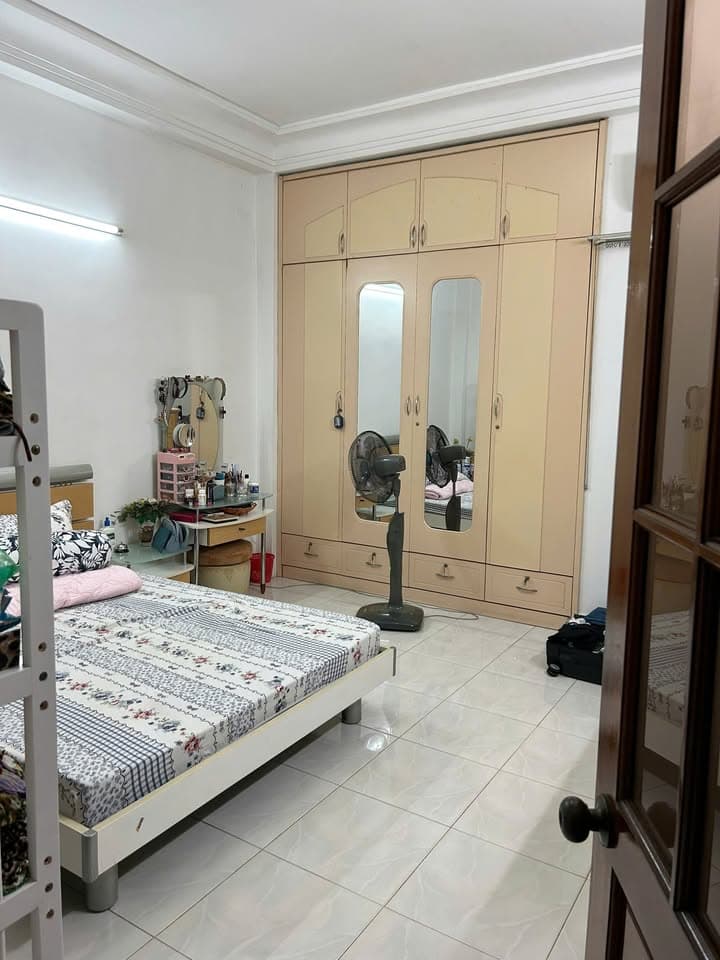 Nhà Hẻm 16m 134 Thành Thái, P12, Quận 10 – Xe Tăng Quay Đầu