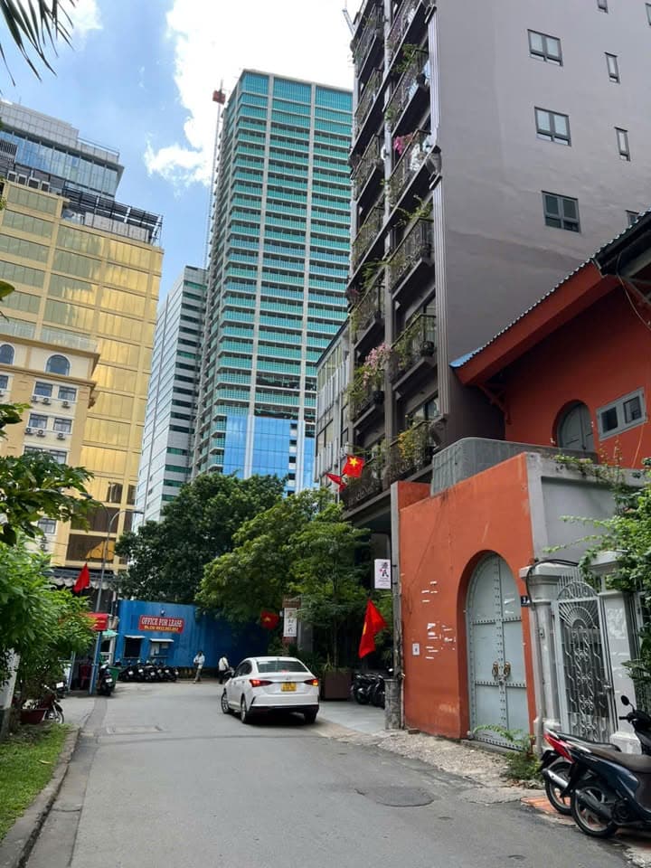 BÁN TÒA CĂN HỘ DỊCH VỤ CAO CẤP – ĐẤT VÀNG NGÔ VĂN NĂM, Q1