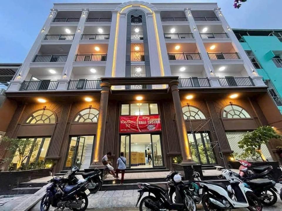Nhà mặt tiền ngang siêu lớn,Phường 13, Tân Bình