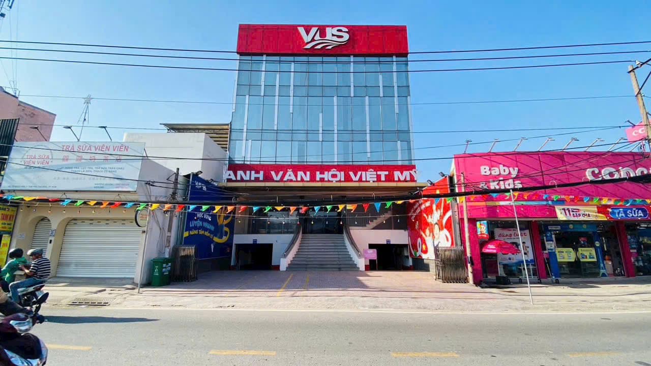 TÒA NHÀ MẶT TIỀN – ĐANG KHAI THÁC 306 TRIỆU/THÁNG