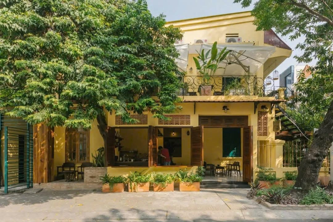 CHO THUÊ NHÀ PHONG CÁCH CỔ ĐIỂN – GÓC 2 MẶT TIỀN ĐẮC ĐỊA QUẬN 1