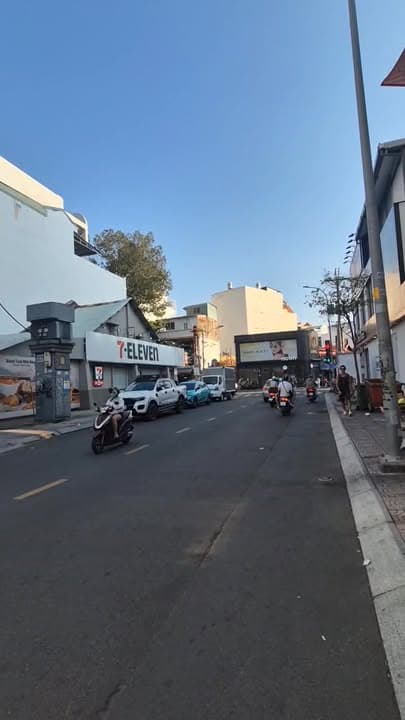 Bán nhà góc 3 mặt tiền số 1-1A Trần Nhật Duật, Phường Tân Định, Thành phố Hồ Chí Minh (Phường Tân Định, Quận 1 cũ).