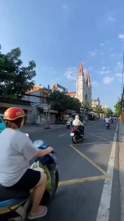 BÁN NHÀ LIỀN KỀ MT PHẠM THẾ HIỂN QUỸ ĐẤT LỚN HIẾM Q8