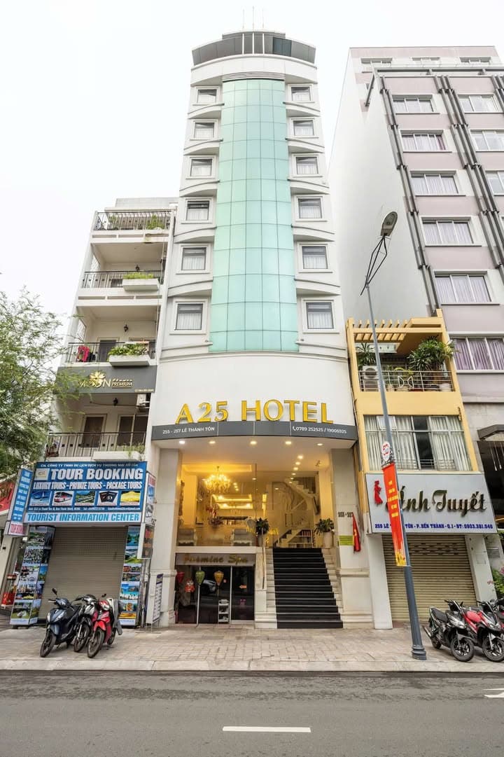 KHÁCH SẠN 255-257 LÊ THÁNH TÔN, QUẬN 1 – HẦM 10 TẦNG, 48 PHÒNG