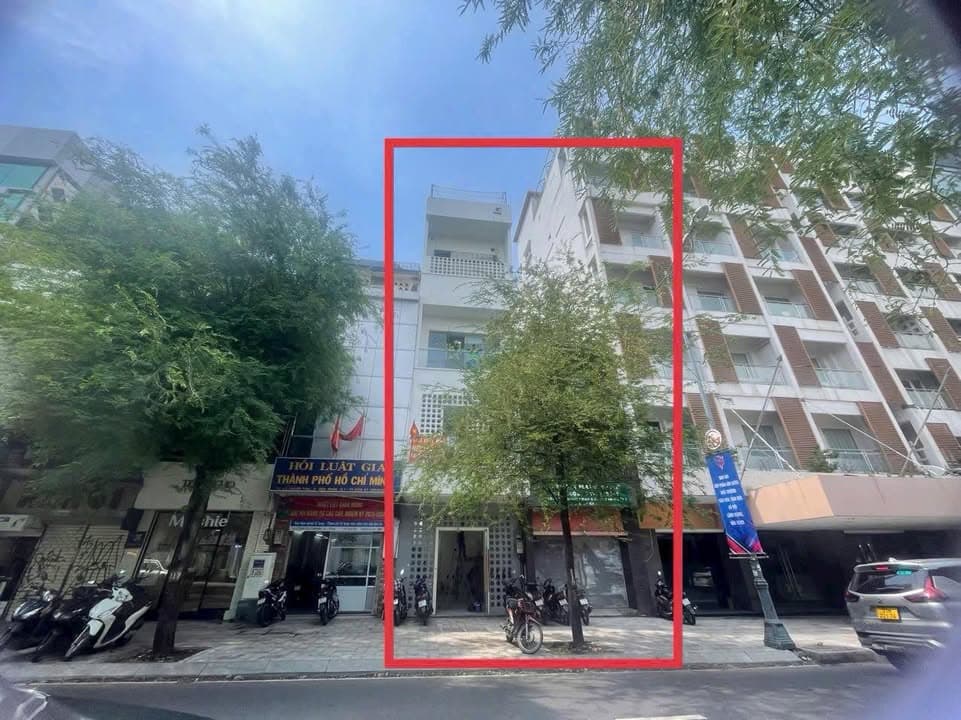 Bán nhà 113 - 115 Lê Thành Tôn, Phường Bến Nghé, Quận 1
