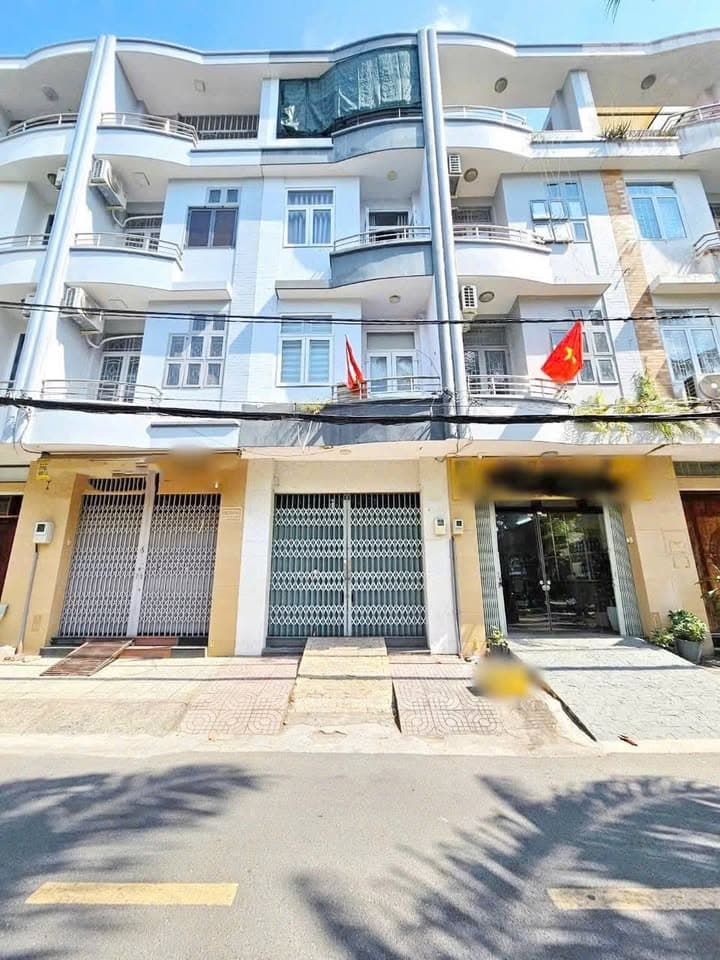 Đại Hạ Giá: 11 tỷ 600 tỷ