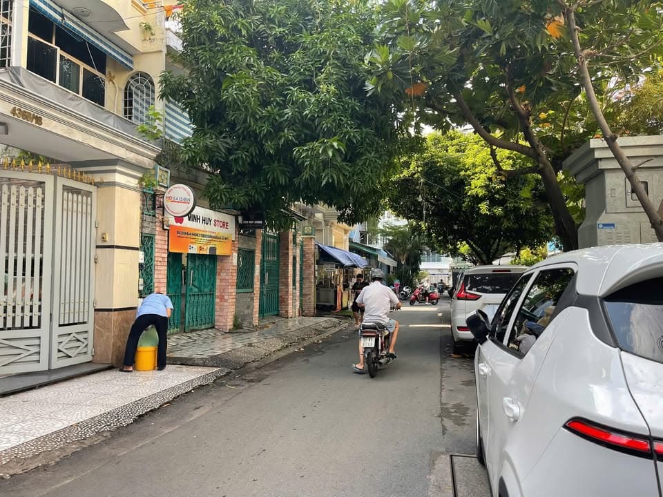 BÁN LÔ ĐẤT SIÊU TO KHỔNG LỒ Hẻm 436B đường 3 Tháng 2, Phường Hoà Hưng, Quận 10.