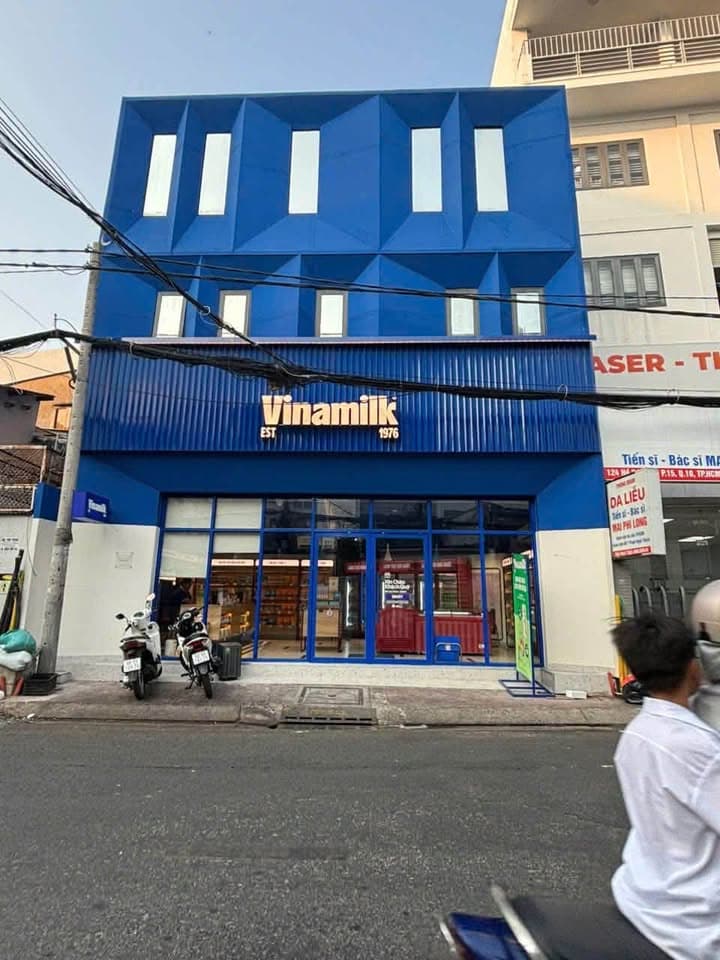 MẶT TIỀN HỒ BÁ KIỆN – PHƯỜNG HÒA HƯNG, QUẬN 10
