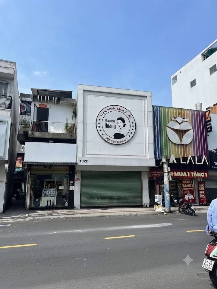 CHO THUÊ NHÀ MẶT TIỀN 192B CÁCH MẠNG THÁNG 8, P.10, Q.3