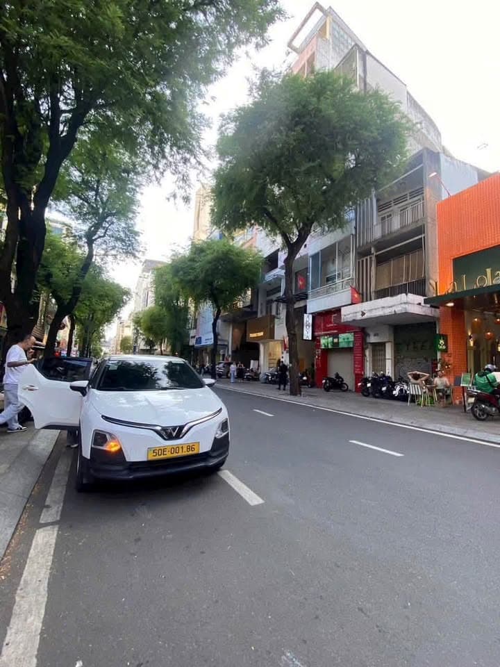 Siêu phẩm, Rẻ hơn thị trường 20%