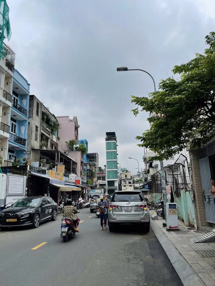 CÔ GIANG QUẬN 1 – NHÀ ĐẸP, KHUÔN ĐẤT DÀI – GIẢM CÒN 40 TỶ