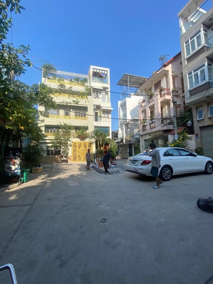 QUẬN 10 – NHÀ MỚI 4 LẦU, HĐT 40TR/THÁNG – CHỦ HẠ CÒN 19 TỶ