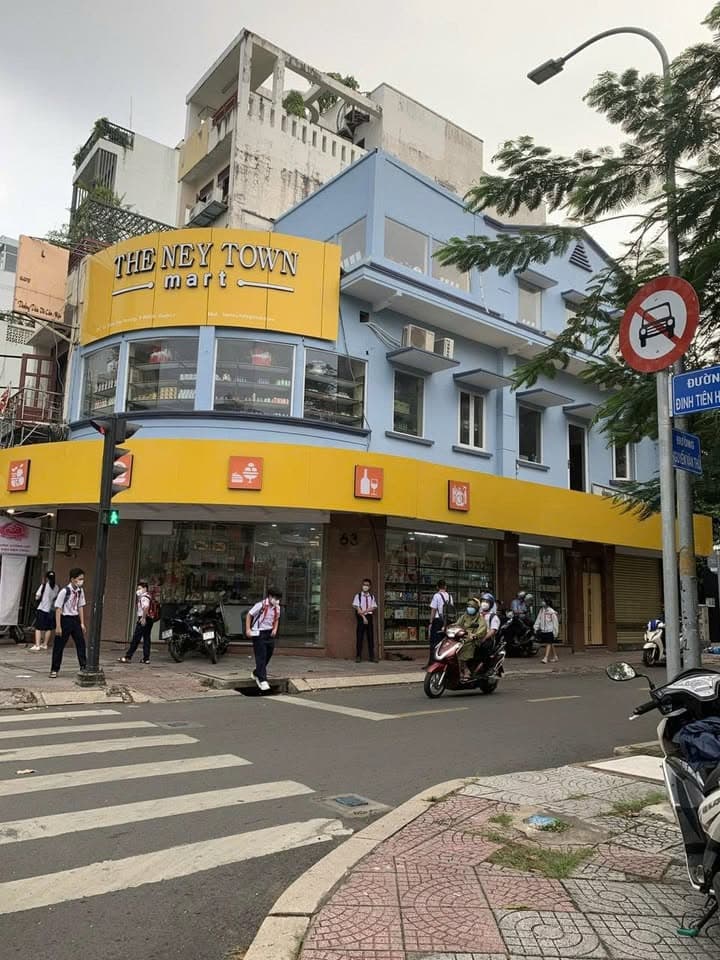 GÓC 2 MẶT TIỀN ĐINH TIÊN HOÀNG – QUẬN 1 CŨ