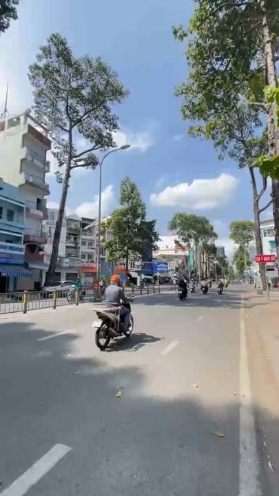 Bán nhà mặt tiền đường 3 Tháng 2, Quận 11