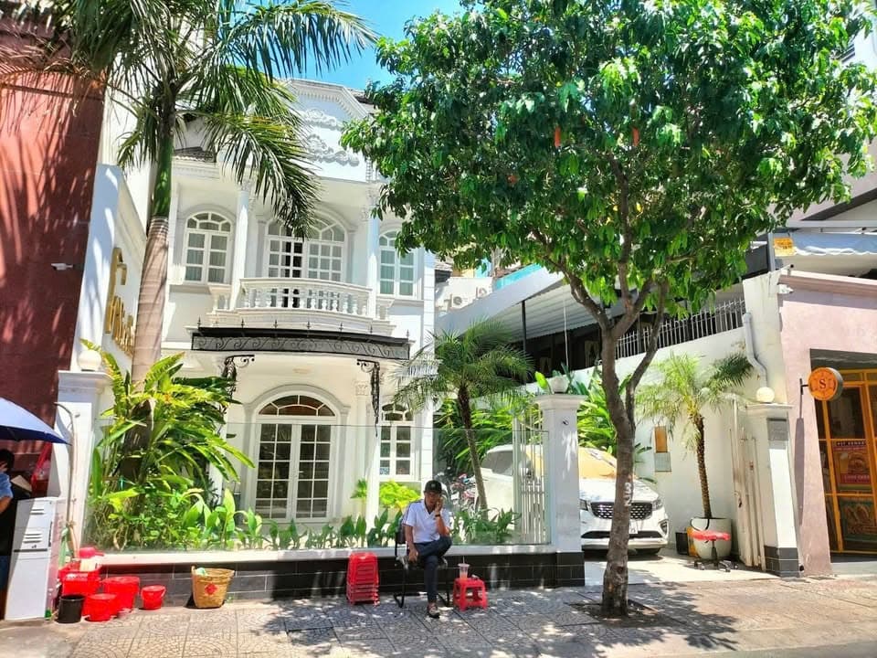 CHO THUÊ BIỆT THỰ PHÁP – MẶT TIỀN PHAN KẾ BÍNH, ĐA KAO, QUẬN 1