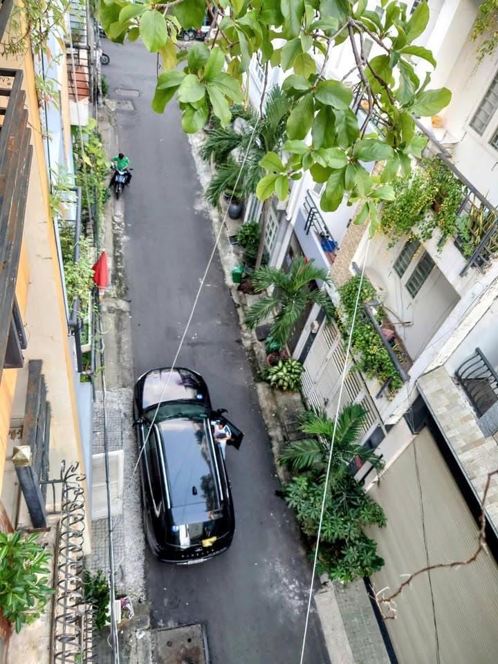 BÁN NHÀ SIÊU ĐẸP HOA LAN – PHÚ NHUẬN | HẦM + 3 LẦU + SÂN THƯỢNG | GIÁ CHỈ 18 TỶ TL