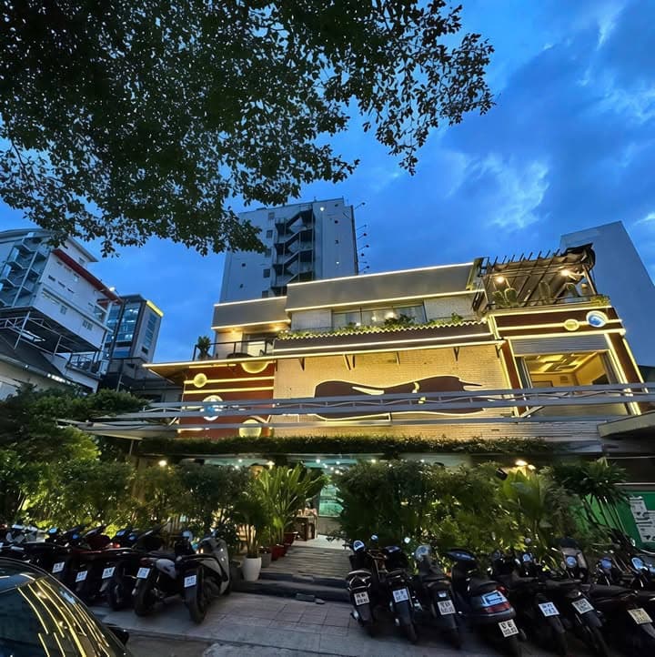 CHO THUÊ BIỆT THỰ SÂN VƯỜN LÊ NGÔ CÁT – QUẬN 3 | 20 PHÒNG VIP – GIAO NGAY